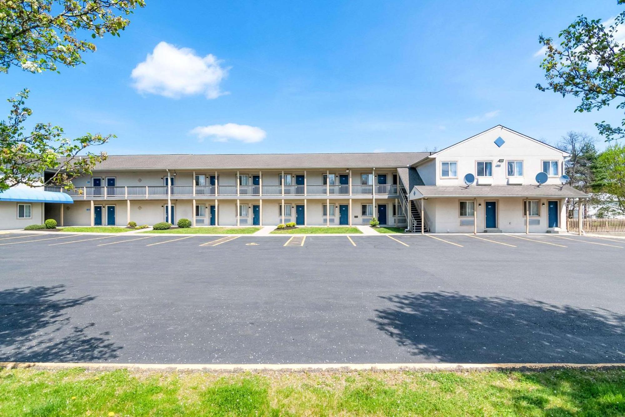 Econo Lodge Bethel - Danbury Kültér fotó